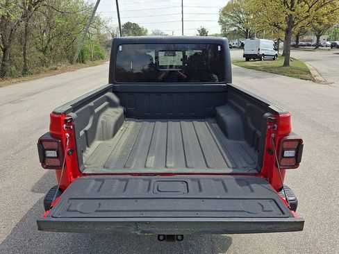Used 2024 Jeep Gladiator Rubicon w/ Safety Group AWD/4WD image 33
