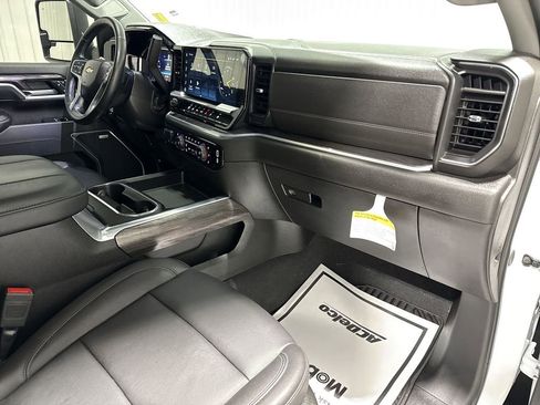Used 2025 Chevrolet Silverado 2500 LTZ w/ LTZ Convenience Package image 30