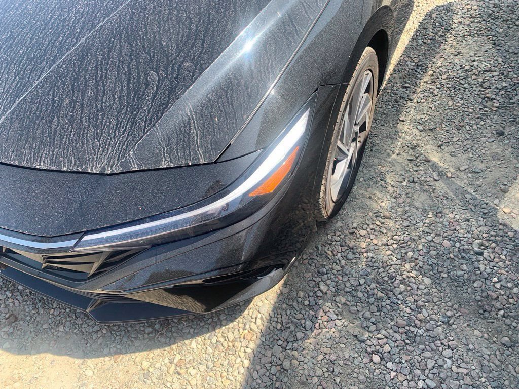Used 2025 Hyundai Elantra Limited FWD image 2
