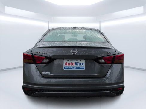 Used 2024 Nissan Altima 2.5 SV FWD image 4