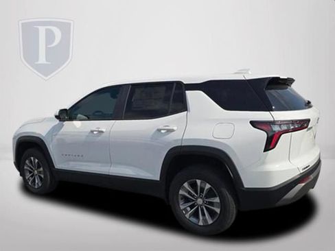 New 2027 Chevrolet Equinox LT FWD image 9