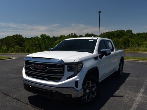 Used 2022 GMC Sierra 1500 SLT w/ SLT Premium Plus Package AWD/4WD image 6