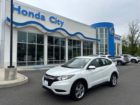 Used 2016 Honda HR-V LX image 2