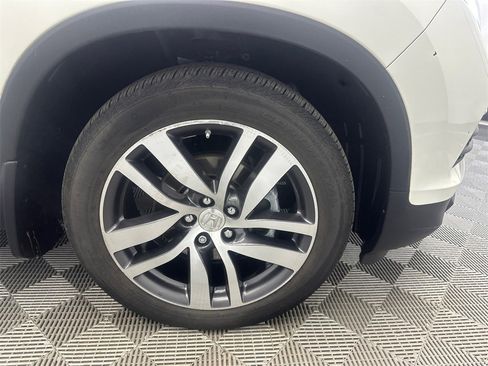 Used 2018 Honda Pilot Touring image 14