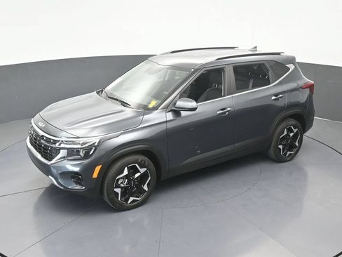 Used 2024 Kia Seltos EX FWD image 48