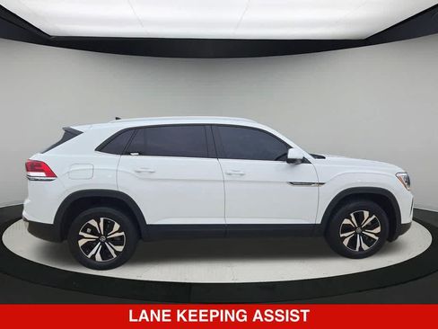 Used 2024 Volkswagen Atlas Cross Sport SE FWD image 7
