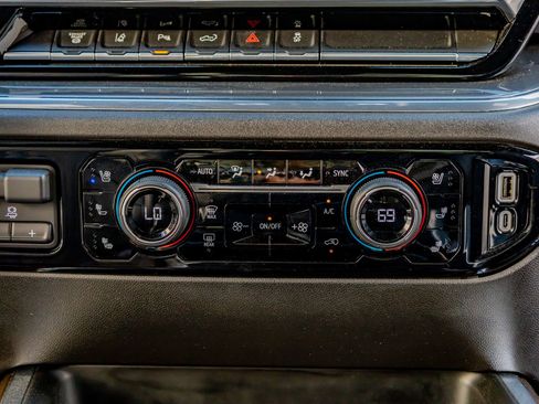 Used 2024 Chevrolet Silverado 3500 High Country w/ High Country Premium Package image 26