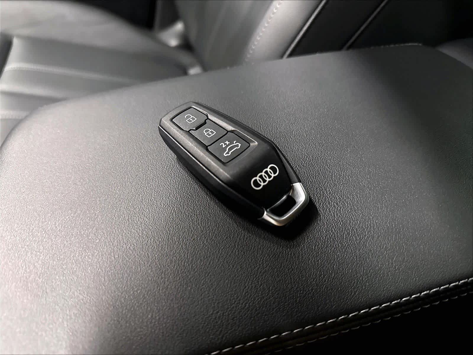Used 2025 Audi Q5 Premium Plus AWD/4WD image 13
