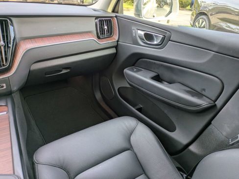 Used 2023 Volvo XC60 B5 Plus w/ Climate Package image 18