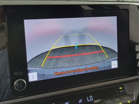 Used 2025 Toyota Camry LE image 18