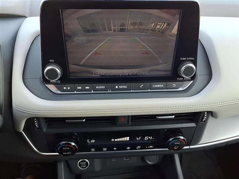 Used 2023 Nissan Rogue SV image 15