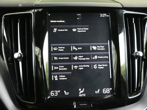 Used 2019 Volvo XC60 T5 R-Design w/ Protection Package Premier AWD/4WD image 19