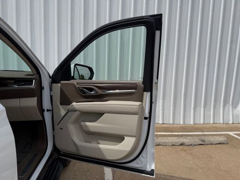 Used 2021 GMC Yukon Denali AWD/4WD image 25
