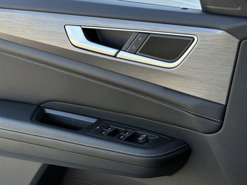 New 2026 Volkswagen Atlas Cross Sport SE FWD image 19
