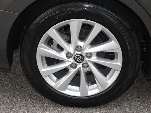 Used 2023 Toyota Camry LE image 22
