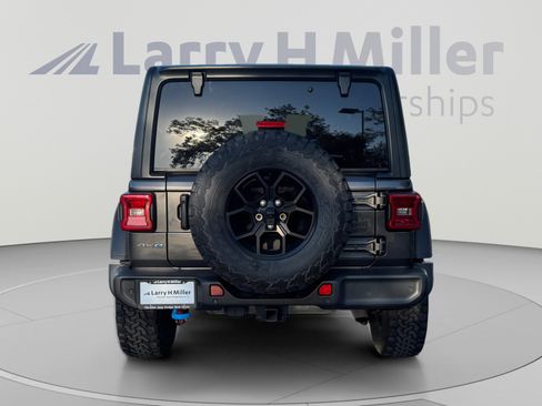 Used 2024 Jeep Wrangler Unlimited AWD/4WD image 4