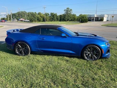Used 2017 Chevrolet Camaro ZL1 RWD image 5
