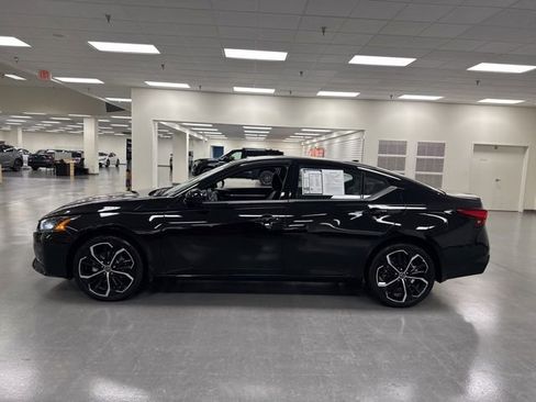 Used 2025 Nissan Altima 2.5 SR image 4