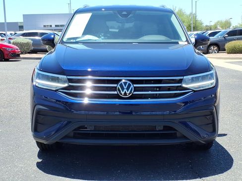 Certified 2023 Volkswagen Tiguan SE FWD image 2