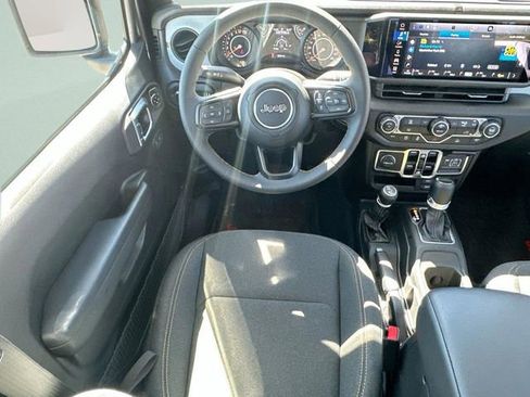 New 2025 Jeep Gladiator Sport image 12