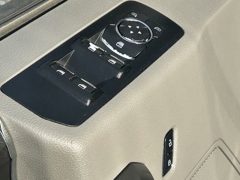 Used 2017 Ford F150 XLT image 25