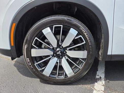 Used 2025 Mitsubishi Outlander SE AWD/4WD image 13