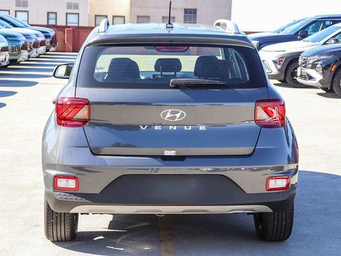 New 2026 Hyundai Venue SEL FWD image 5