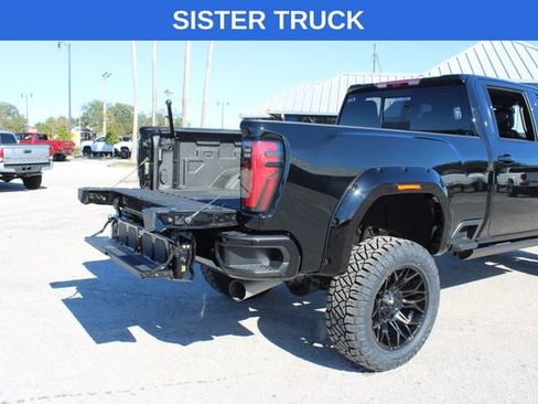 Used 2025 GMC Sierra 2500 AT4 w/ AT4 Premium Plus Package image 12