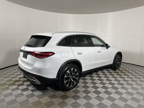 Used 2025 Mercedes-Benz GLC 350e GLC 350e image 7