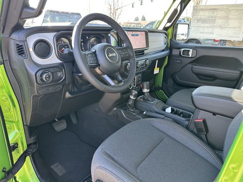 New 2026 Jeep Gladiator Sport image 9