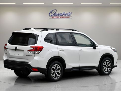 Used 2022 Subaru Forester Premium AWD/4WD image 4