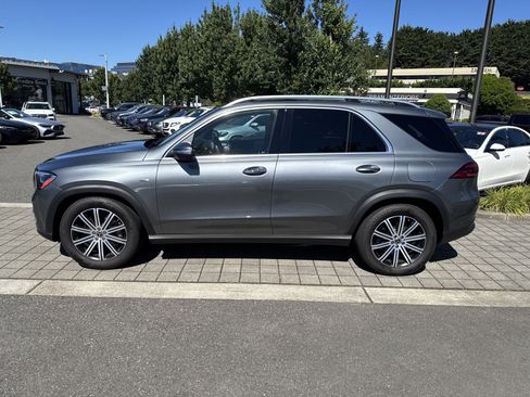Certified 2025 Mercedes-Benz GLE 450e 4MATIC w/ Driver Assistance Package image 11