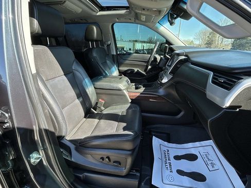 Used 2019 GMC Yukon XL SLT w/ Graphite Performance Edition image 26
