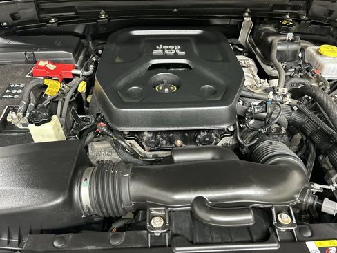 Used 2021 Jeep Wrangler Unlimited Sport AWD/4WD image 23