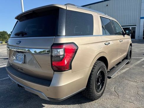 Used 2020 Ford Expedition Limited RWD image 2