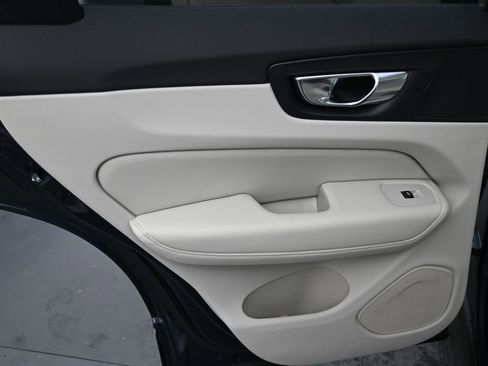 New 2026 Volvo XC60 B5 Ultra w/ Protection Package Premier AWD/4WD image 19