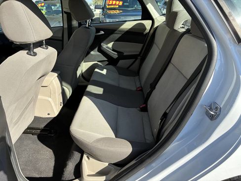 Used 2014 Ford Focus SE image 4
