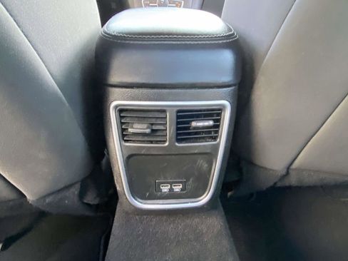 Used 2022 Dodge Charger SXT image 10