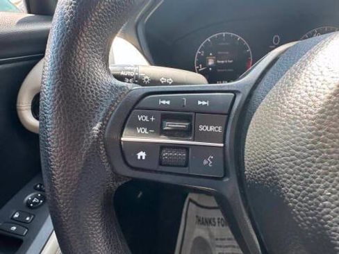 Used 2024 Honda HR-V LX image 12