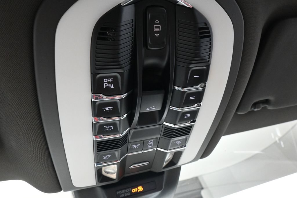 Used 2018 Porsche Macan S AWD/4WD image 33