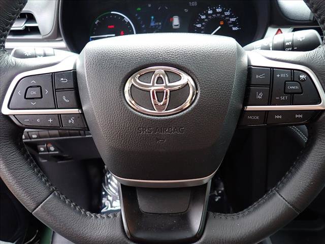 Certified 2025 Toyota Sienna XLE w/ XLE Plus Package AWD/4WD image 17