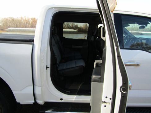 Certified 2022 Ford F150 XLT w/ Equipment Group 302A High image 19