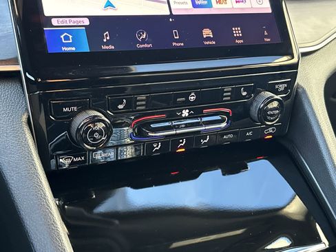 New 2025 Jeep Grand Cherokee Limited image 21