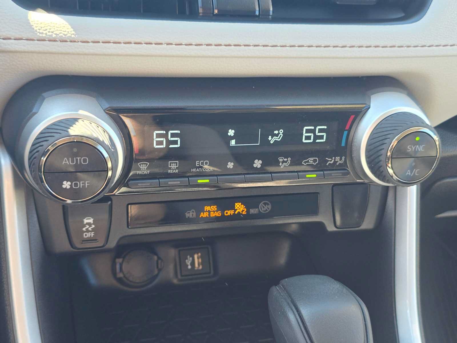 Certified 2025 Toyota RAV4 XLE AWD/4WD image 29