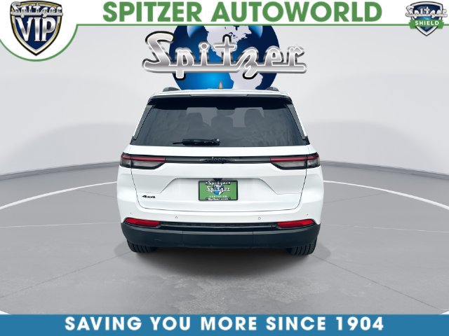 Used 2023 Jeep Grand Cherokee Altitude AWD/4WD image 8