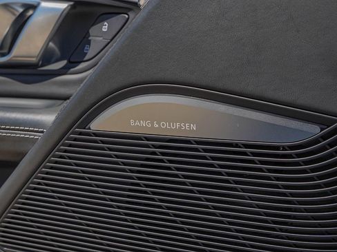 Used 2021 Audi R8 V10 w/ Premium Package image 38