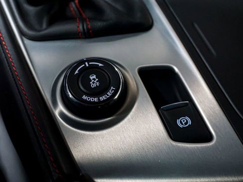 Used 2016 Chevrolet Corvette Z06 w/ 3LZ Preferred Equipment Group image 26