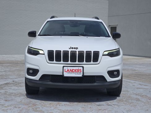 Used 2022 Jeep Cherokee Latitude Lux AWD/4WD image 3