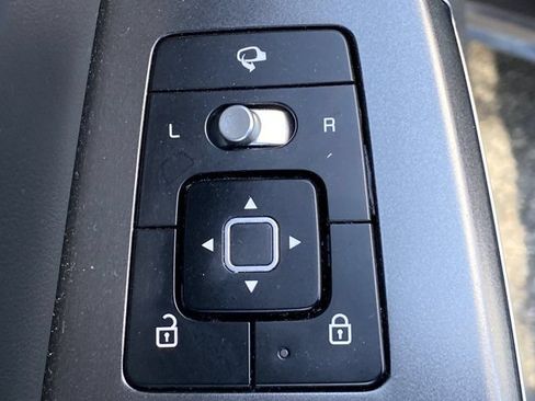 Used 2024 Kia EV6 Wind w/ Wind Technology Package AWD/4WD image 16