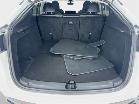 Used 2023 Tesla Model Y Long Range image 13